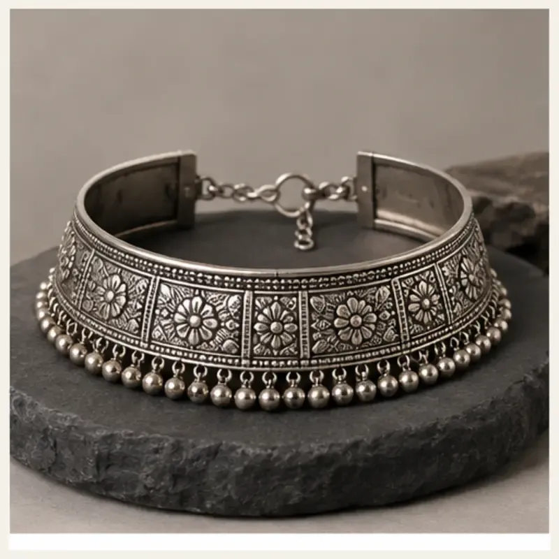 Pahadi Kinnauri Engraved Choker - Silver Tone